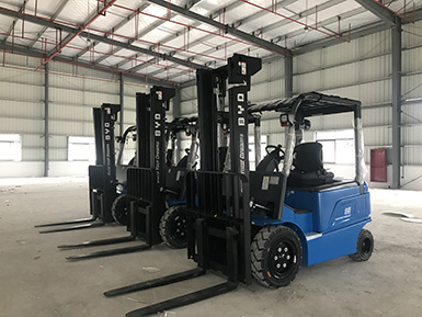 感謝蔡總的大力支持，再次購買3+1臺(tái)比亞迪叉車，祝：生意興??！